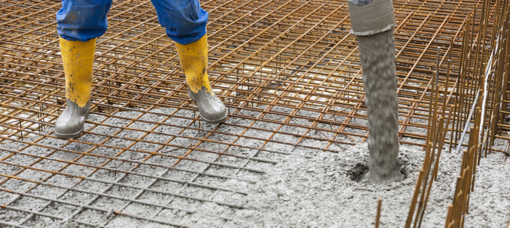 Betoniranje armirano-betonske konstrukcije na stambenom objektu